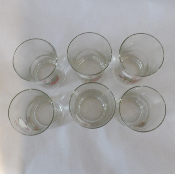 Vintage Holly Hobbie Christmas glasses - Picture 3 of 3